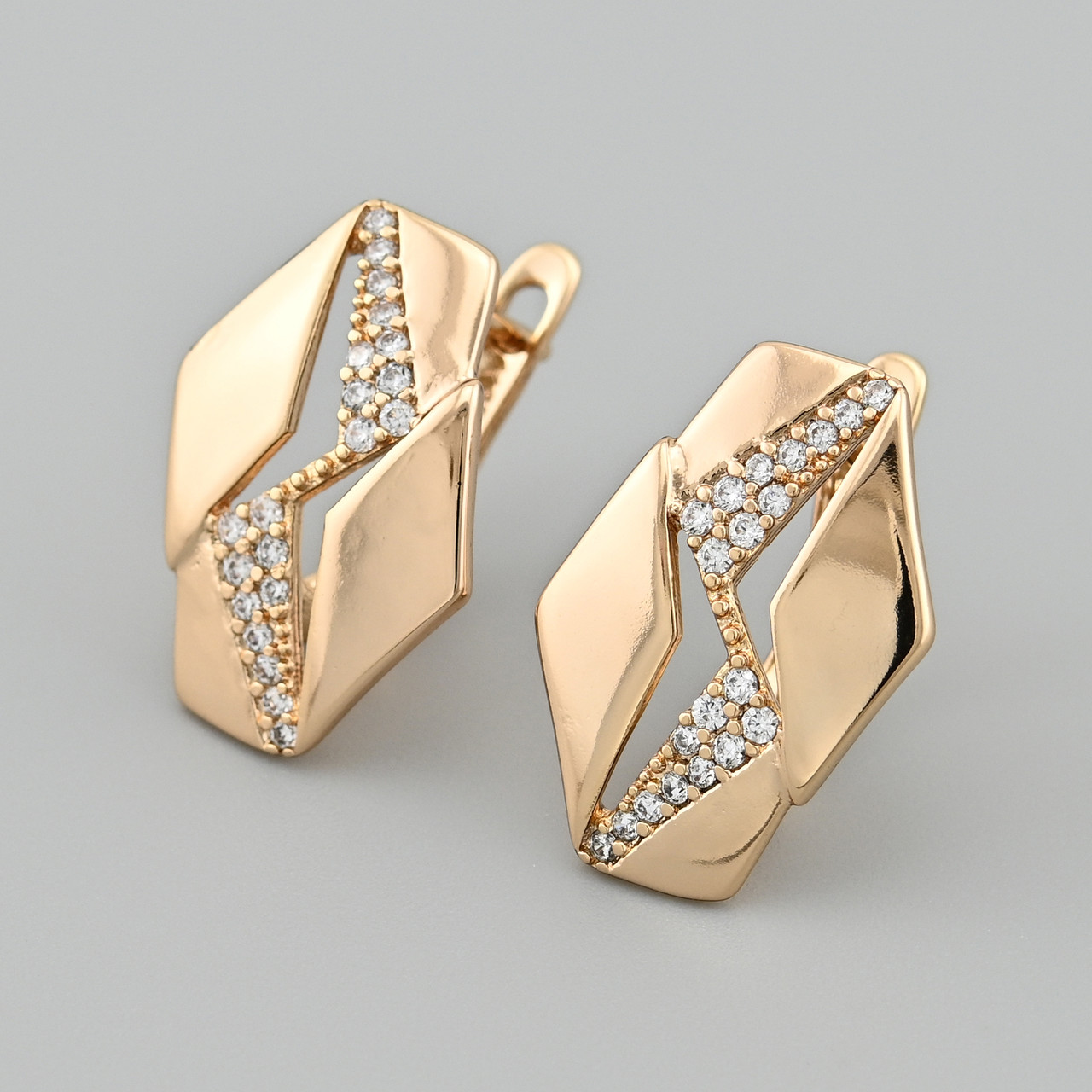 Сережки Вів'єн 47249 розмір 19х13 мм білі фіаніти вага 3.4 г позолота 18К, фото 1