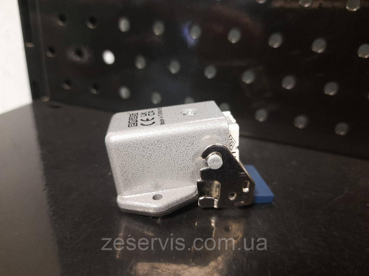 Корпус переносний з розеткою і металевим фіксатором (5 контактів), EMAS