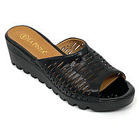 Жіночі шкіряні шльопанці чорного кольору Lapinta 0293-233-54 batl розмір 36