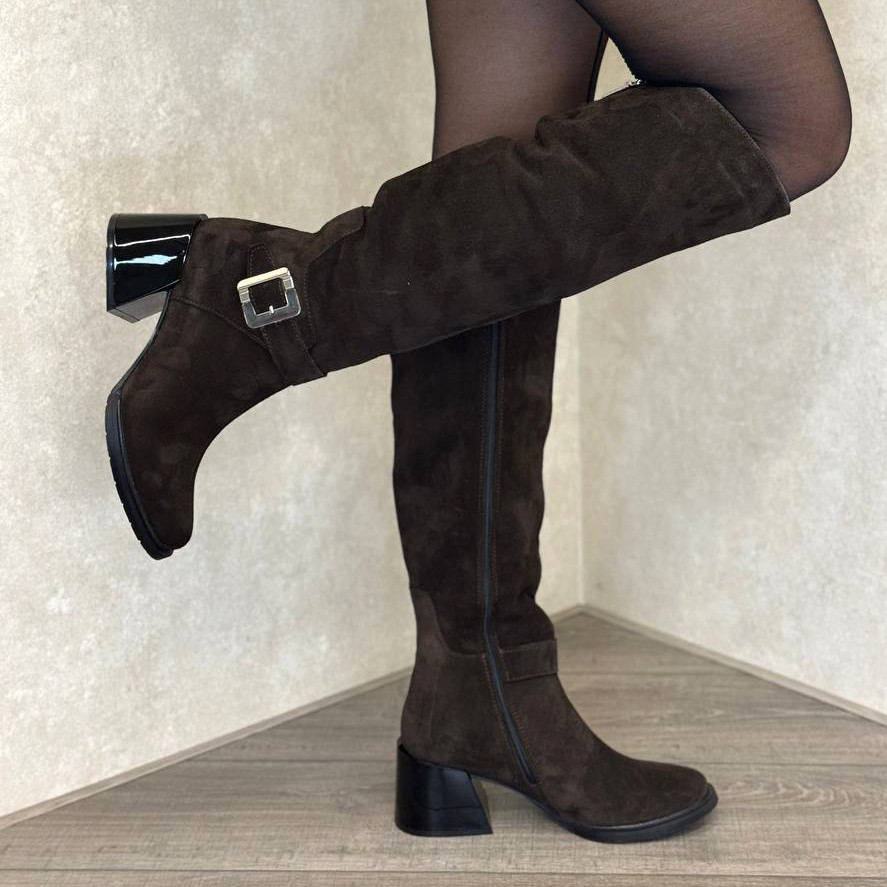 Високі замшеві жіночі чоботи на підборах. Колір коричневий, фото 1