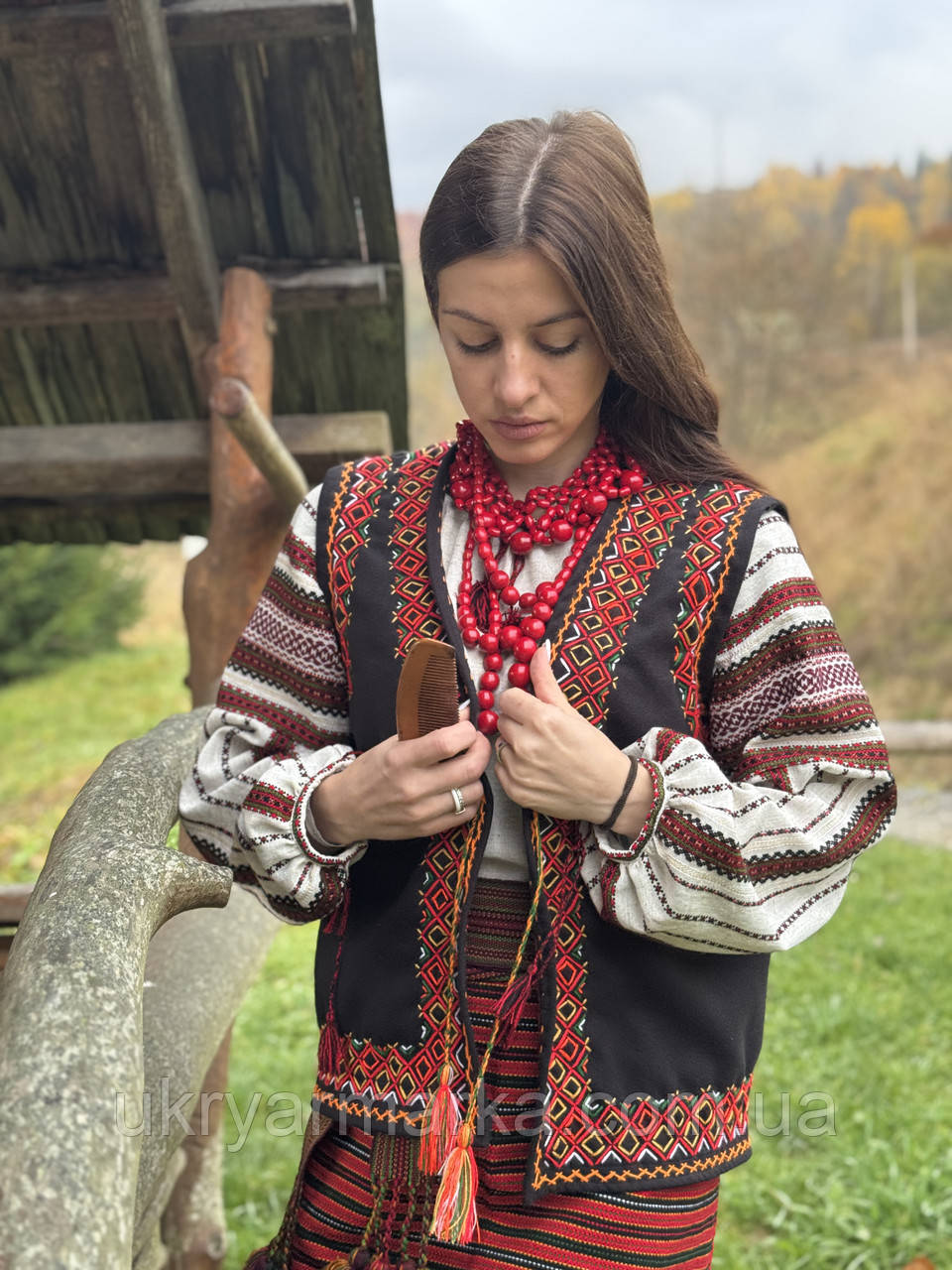 Кептар  "Гуцульський" унісекс з ручною вишивкою