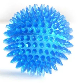 М'яч із шипами для собак з пискавкою, 7,5 см (синій)