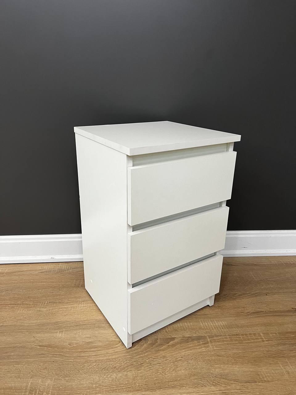 Приліжкова тумба біла на 3 шухляди без ручок h60*35*34, фото 1