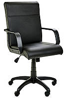 Чорне офісне крісло керівника Фаворит з механізмом гойдання Tilt AMF