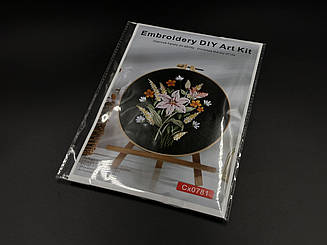 Набір для вишивки ГЛАД'Ю "Квіти чорний фон"  20 см