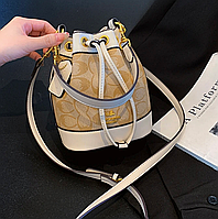 Жіноча сумка відерце з підвіскою серце (Бежева)