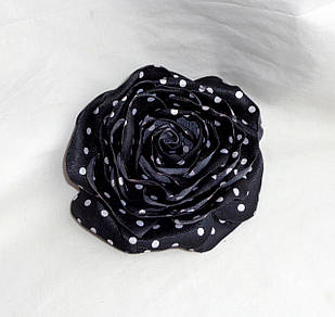 Брошка квітка з тканини ручної роботи "Чорна Троянда Біла Горошина"