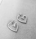 Срібні сережки-гвоздики з великим сердечком "Попелюшка"., фото 3
