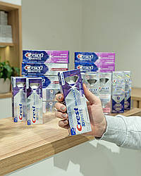 Відбілююча зубна паста CREST 3D White BRILLIANCE LUMINOUS PURPLE
