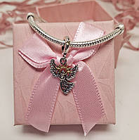 Елегантний браслет із металевого ланцюжка, прикрашений стильною підвіскою Ангела