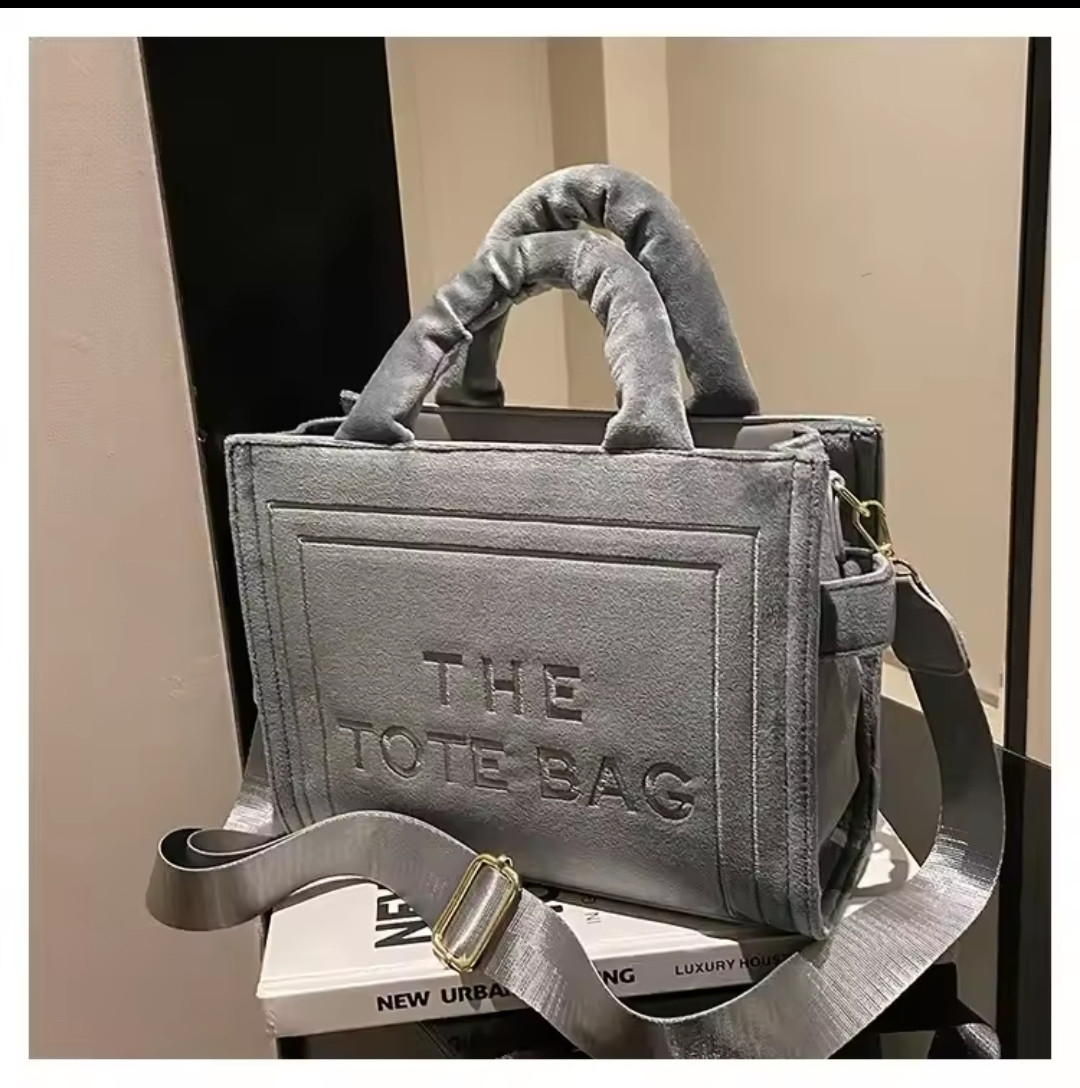 The tote bag жіноча бежева сумка тоут велюрова.