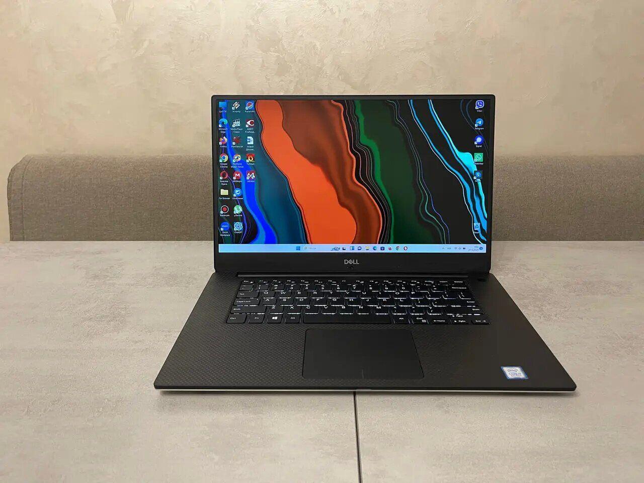 Б/в Ноутбук Dell Precision 5530 15.6" 1920x1080| Core i7-8850H| 16 GB RAM| 500 GB SSD| Quadro P1000 4GB