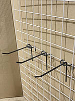 Одинарний гачок 200 мм на торгову сітку чорний