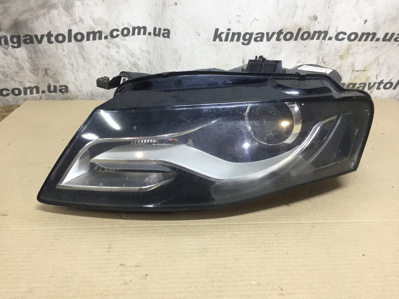 Фара ліва в зборі Audi A4 B8 8K0941029AK