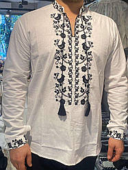 Чоловіча вишита сорочка молочного кольору з чорною вишивкою розміри S, M, L, XL.