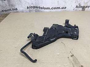 Кронштейн фари лівої Audi A4 B8101073033