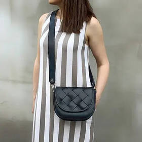 Сумка жіноча "Енігма" натуральна шкіра, чорна матова