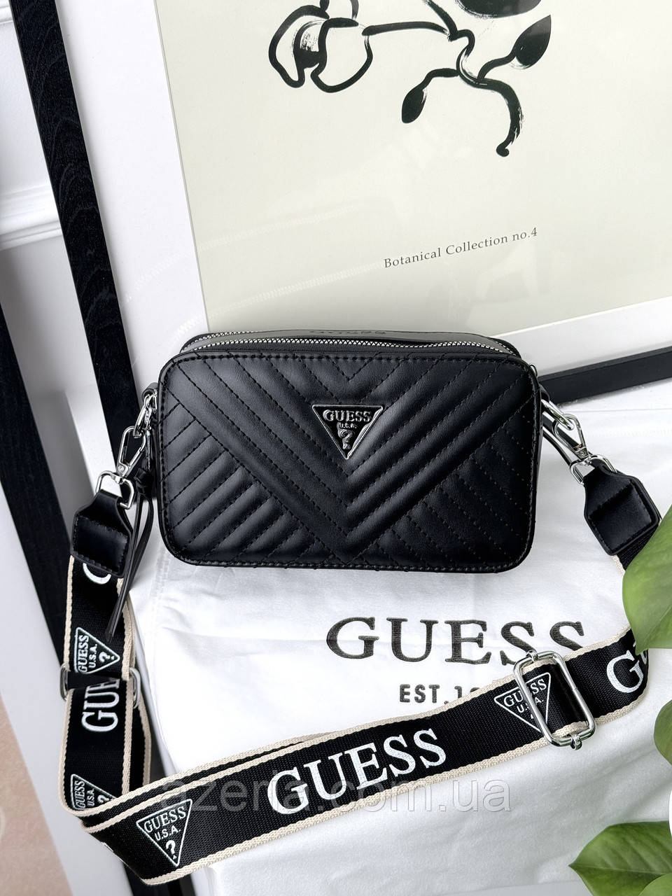 Актуальна фірмова зручна жіноча сумка Guess 4G Crossbody Camerag стьобана жіноча сумка крос-боді