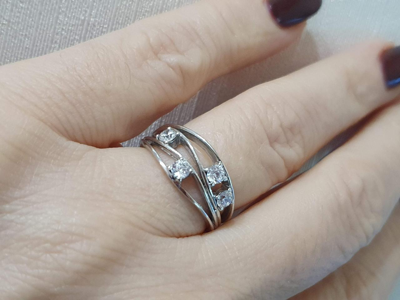 Золоте кільце з фіанітами. 3523537 16,5, фото 1