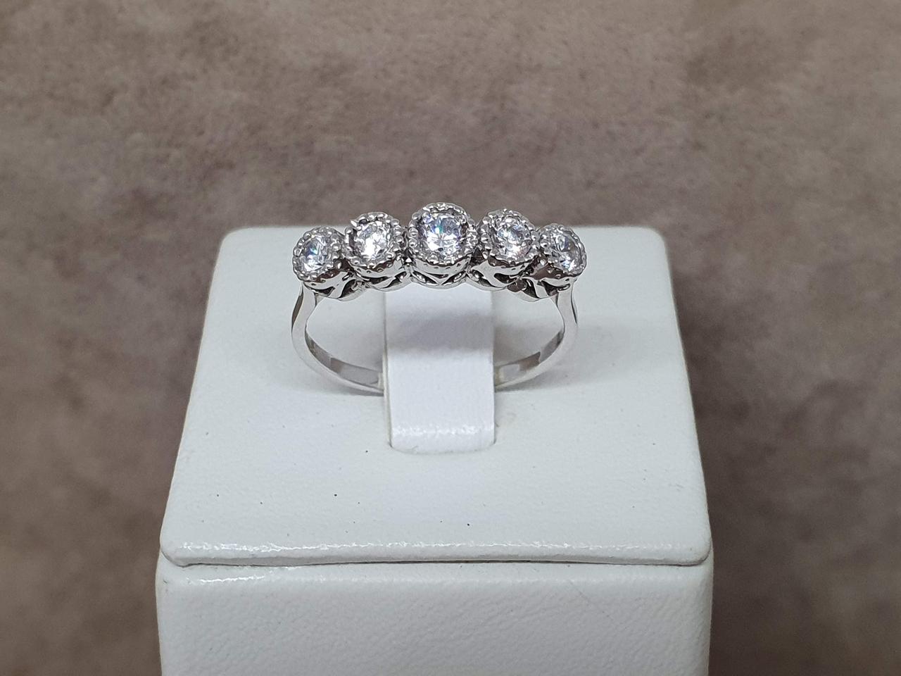 Золоте кільце з фіанітами. 3523570Б 18