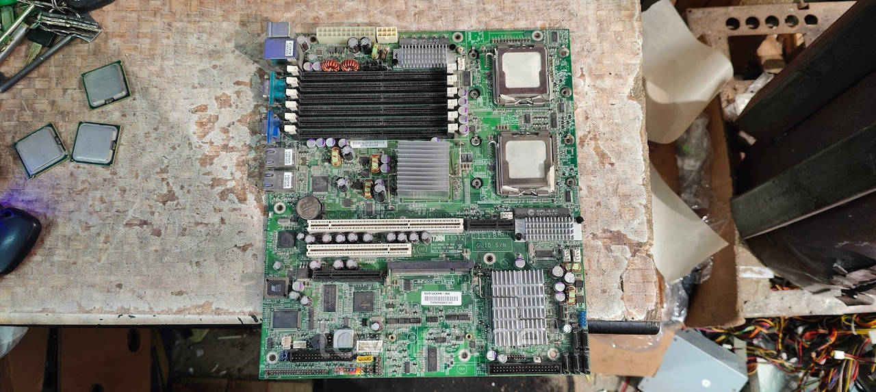 Серверна мат. плата Tyan Tempest i5000VS S5372G3NR-RS 2xLGA771 SATA RAID SSI CEB 6DDR2 No 231212102