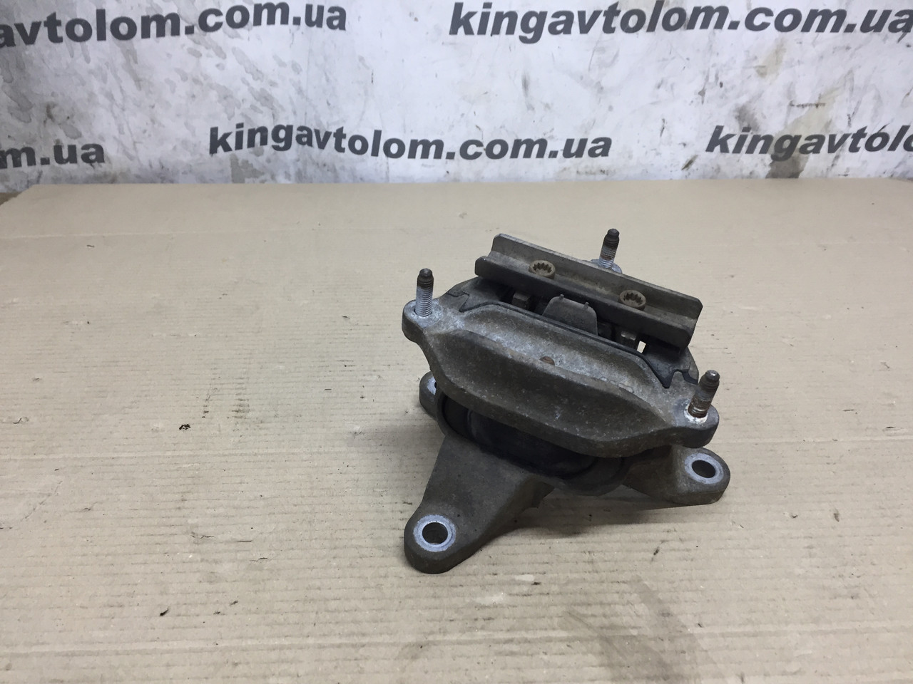 Подушка КПП Audi A4 B8 8K0399151