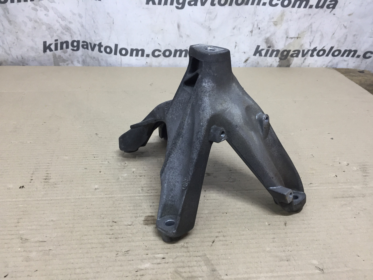 Кронштейн Audi A4 B8 8K0199308, фото 1