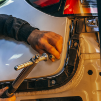 Кузовний ремонт і рихтувальне обладнання