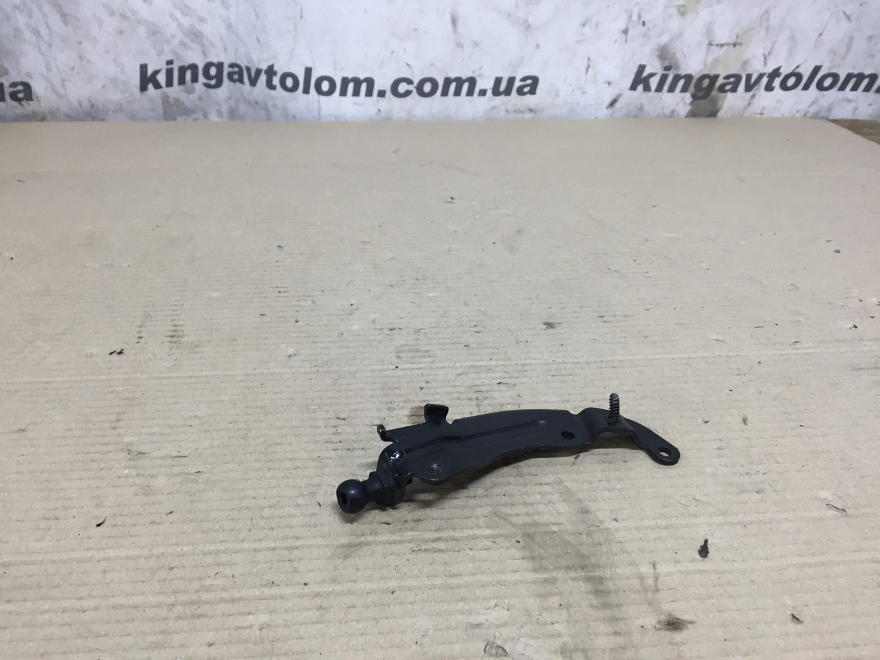 Кронштейн Audi A4 B8 03L103357F