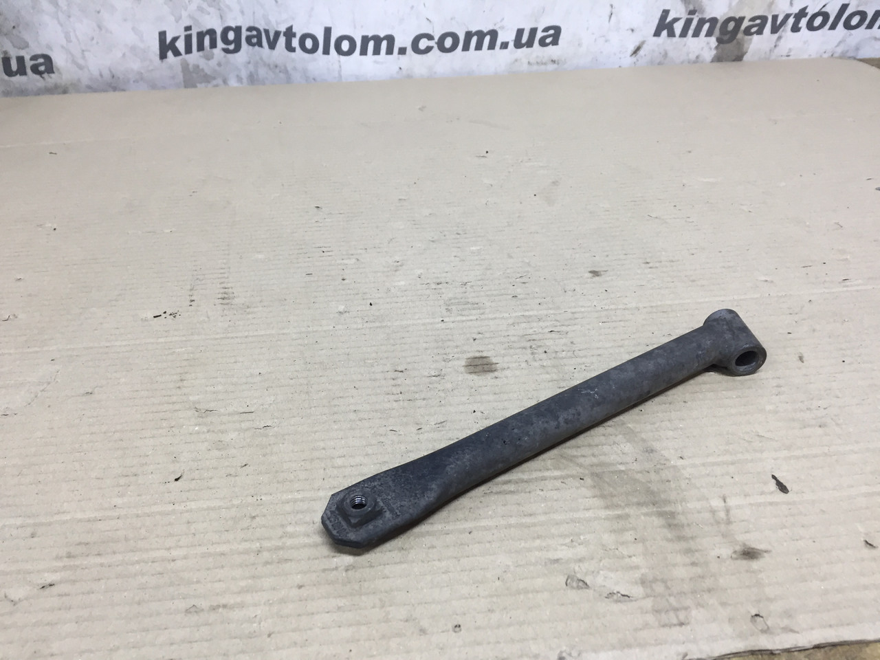 Кронштейн Audi A4 B8 03G145535E