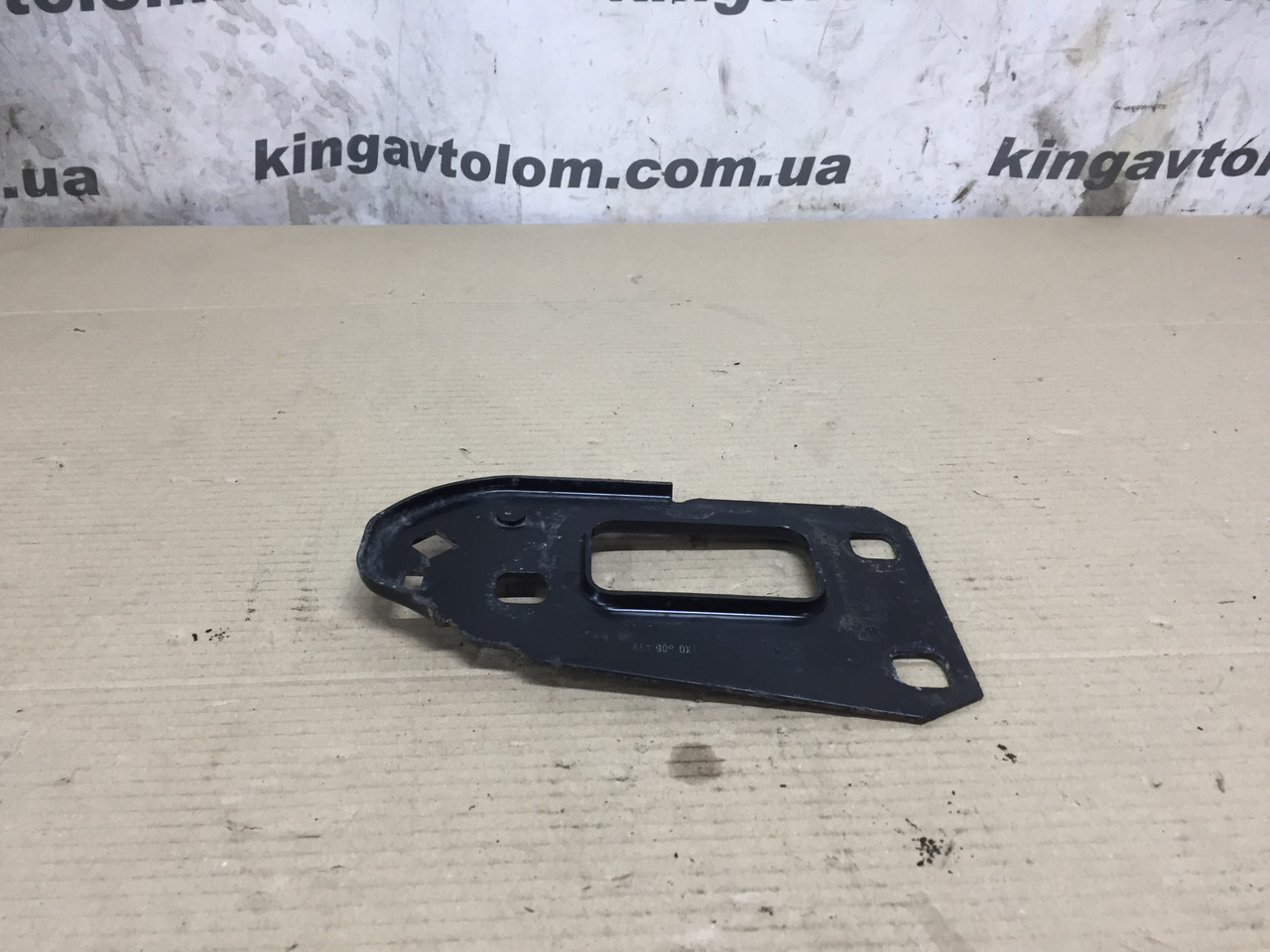 Кронштейн Audi A4 B8 8K0805499