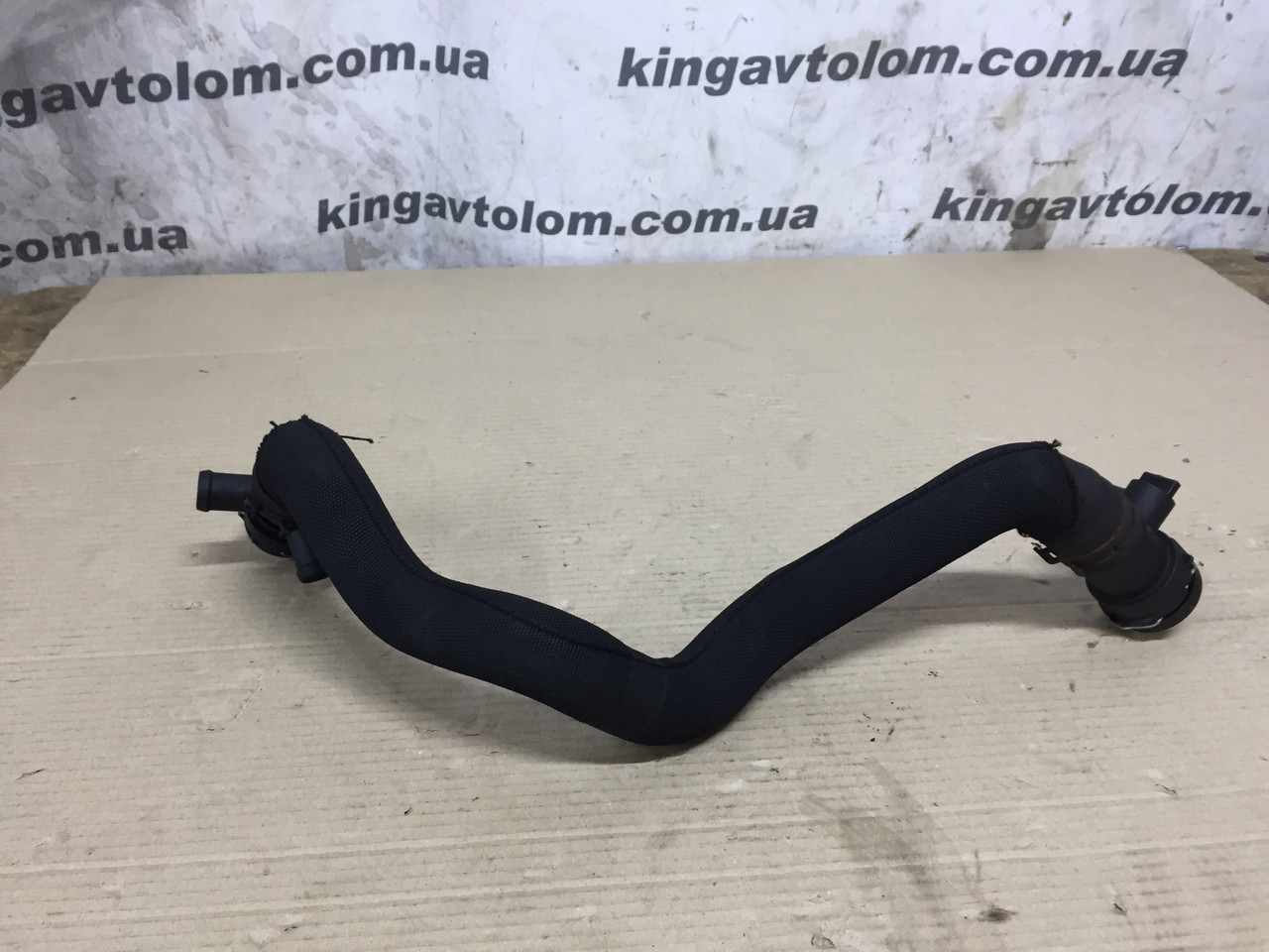 Патрубок Audi A4 B8 8K0121055L