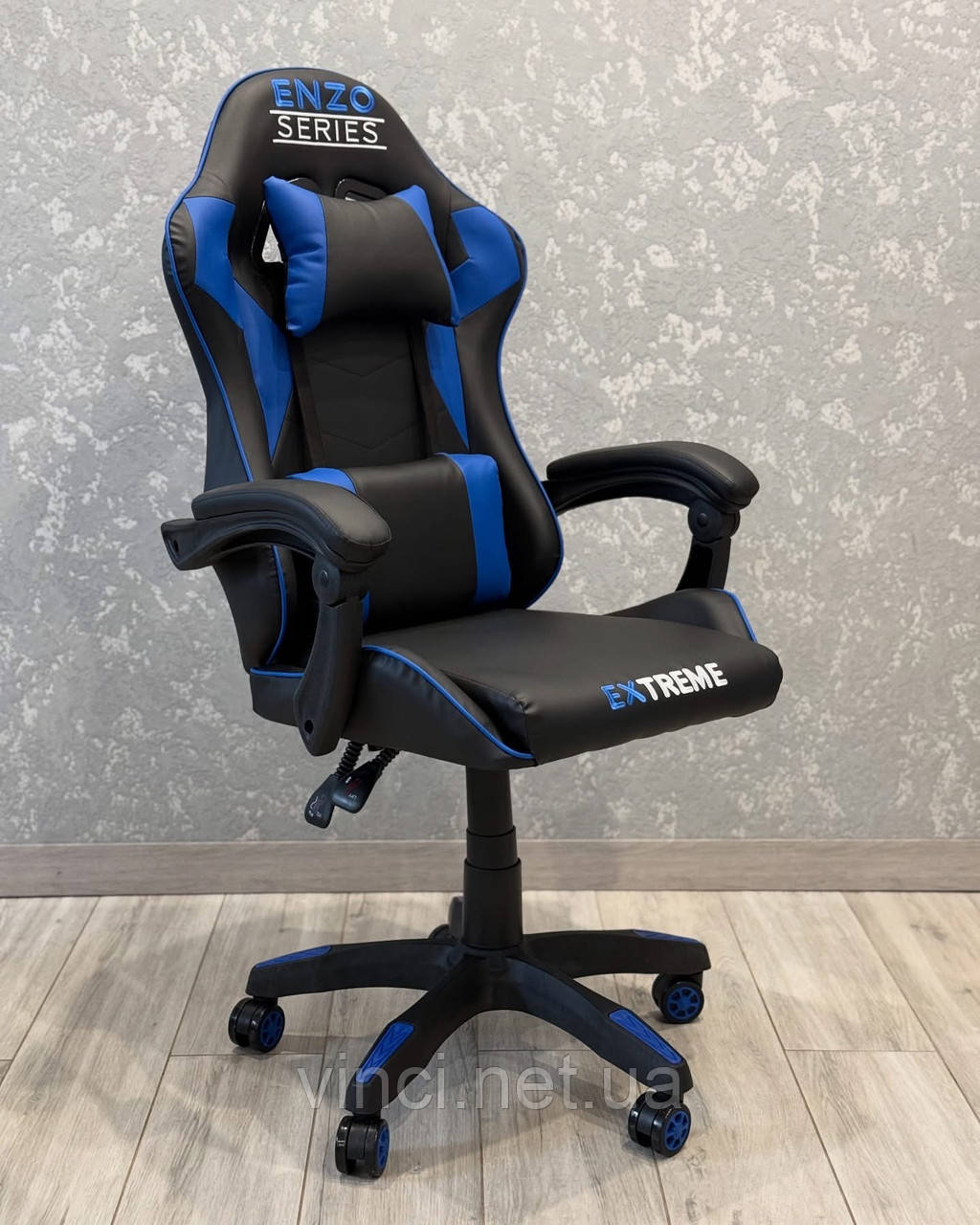 Комп'ютерне крісло з екошкіри + 2 подушки ENZO чорне з синім, фото 1