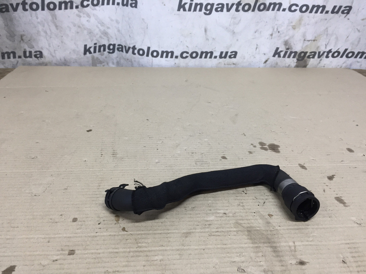 Патрубок Audi A4 B8 8K0121109H