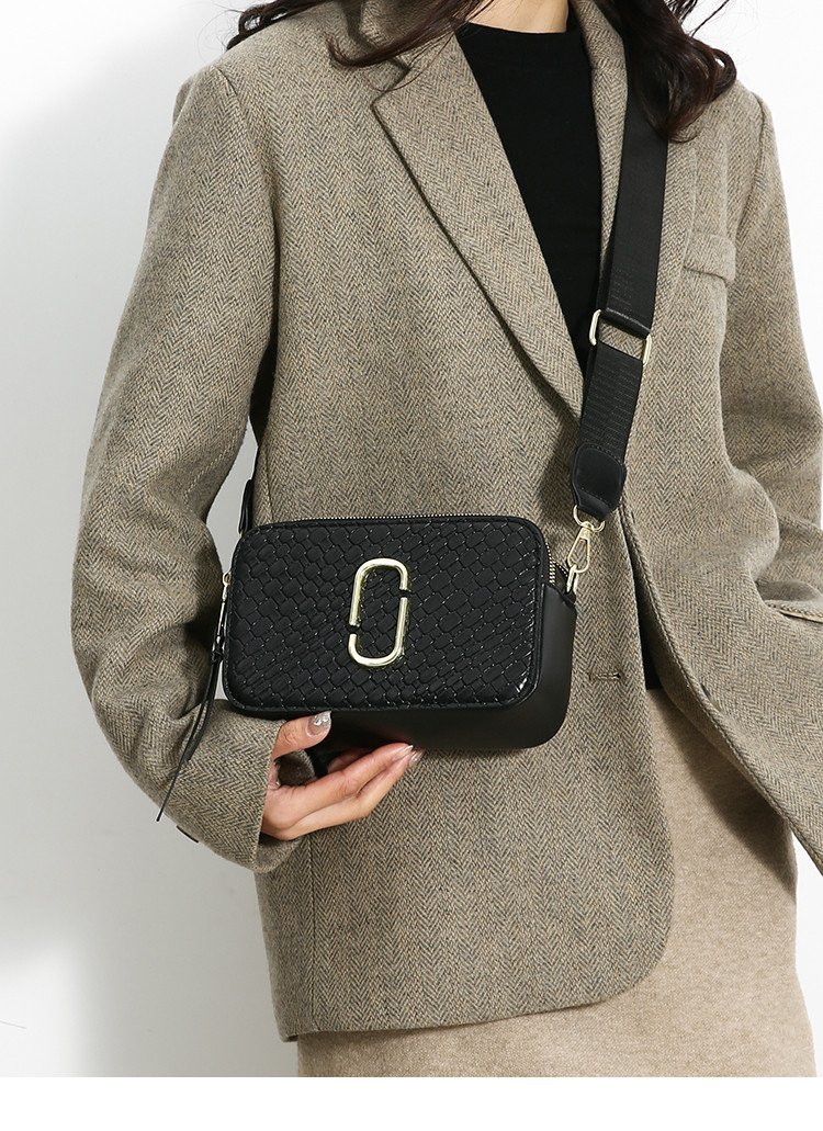 Модна проста плетена сумка через плече жіноча чорна, фото 1