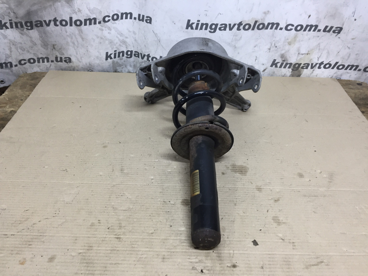 Амортизатор передній Audi A4 B8 8T0413031AF