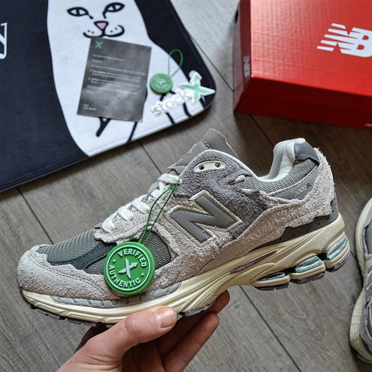 Чоловічі кросівки New Balance 2002R Protection Pack 'Rain Cloud'  замша весна-осінь. Живе фото, фото 1