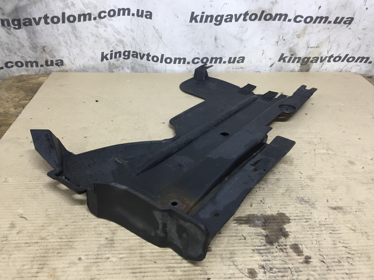 Захист днища Audi A4 B8 8K0825216F