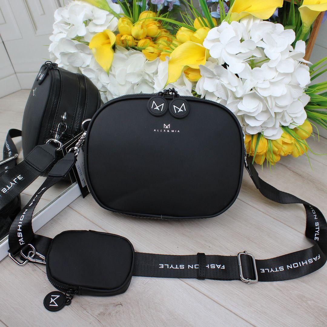 Маленька жіноча сумка зручна сумочка на широкому ремені чорна екошкіра