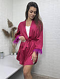 Шовковий халат на запах з пірям у рожевому кольорі, фото 2