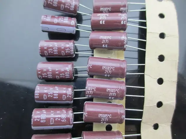 Високоякісний конденсатор NCC 680uf 25v 25В 680мкФ Japan, фото 1