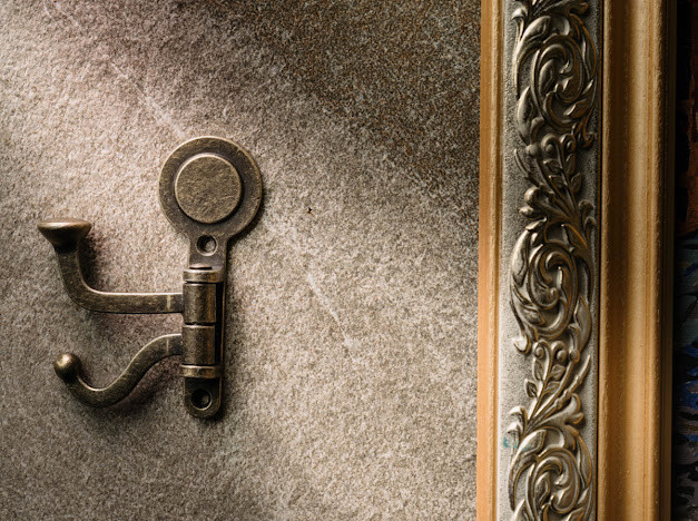 Гачок меблевий. Колір стара латунь. 98х69мм, фото 1