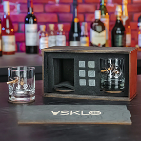 Подарунковий набір "ТРИ КУЛІ"  2 келихи для віскі з кулями в коробці.