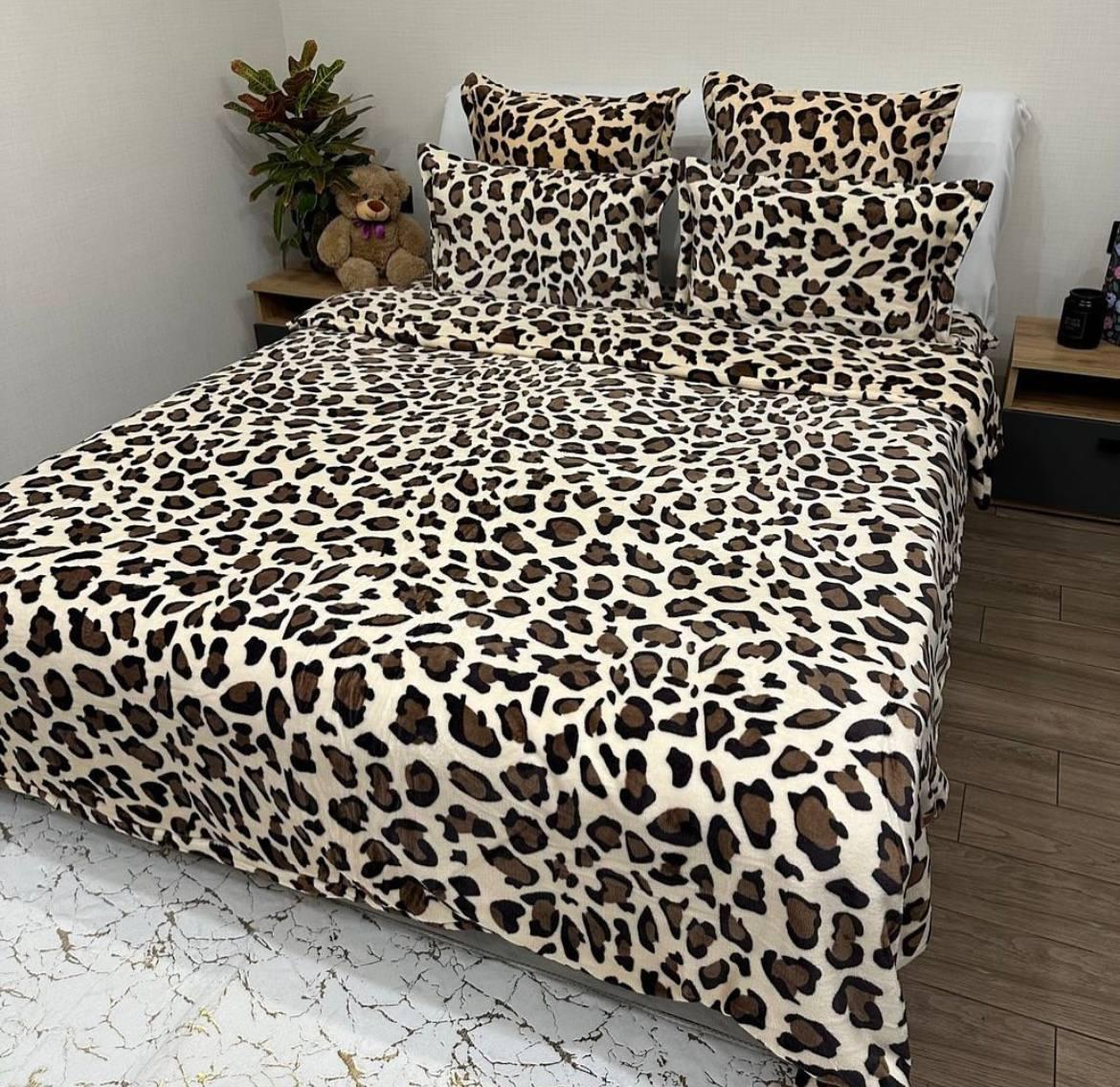 Велюрова постільна білизна Євро розмір з 4 наволочками