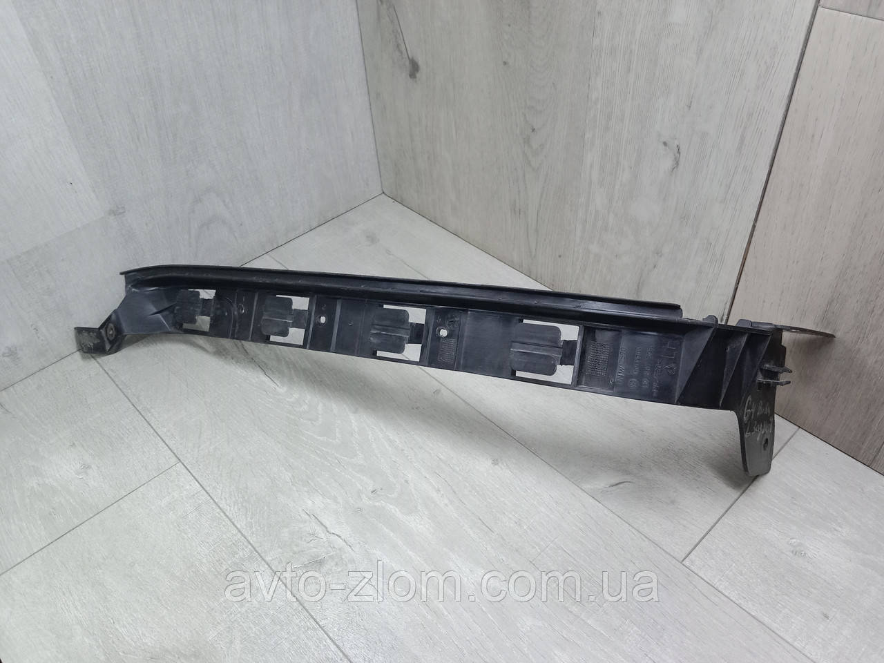 Кронштейн заднього бампера Volkswagen Golf 4. Гольф 4. Універсал. Лівий. 1J9807393., фото 1