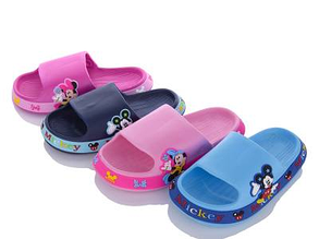 Тапки дитячі розмір 30-35 матеріал гума колір показаний на зображенні в пакованні від 6 шт.