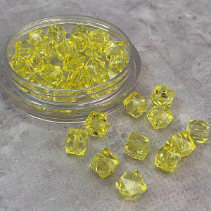 (20 грам) Ø8 мм Намистини грановані пластик #378/152 - жовтий прозорий
