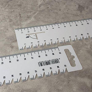 Лінійка (гнучка) пластикова для розмітки та вимірів - 21см