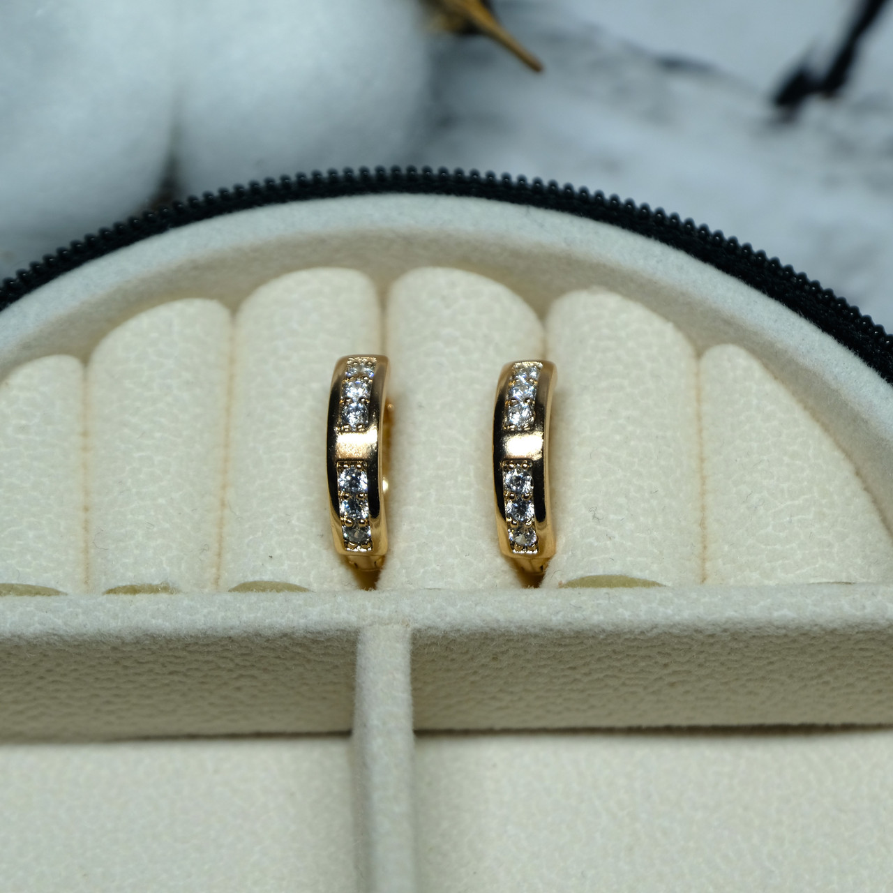 Сережки Xuping Jewelry з білим цирконом з медичного сплаву 16х4 мм XC-1232