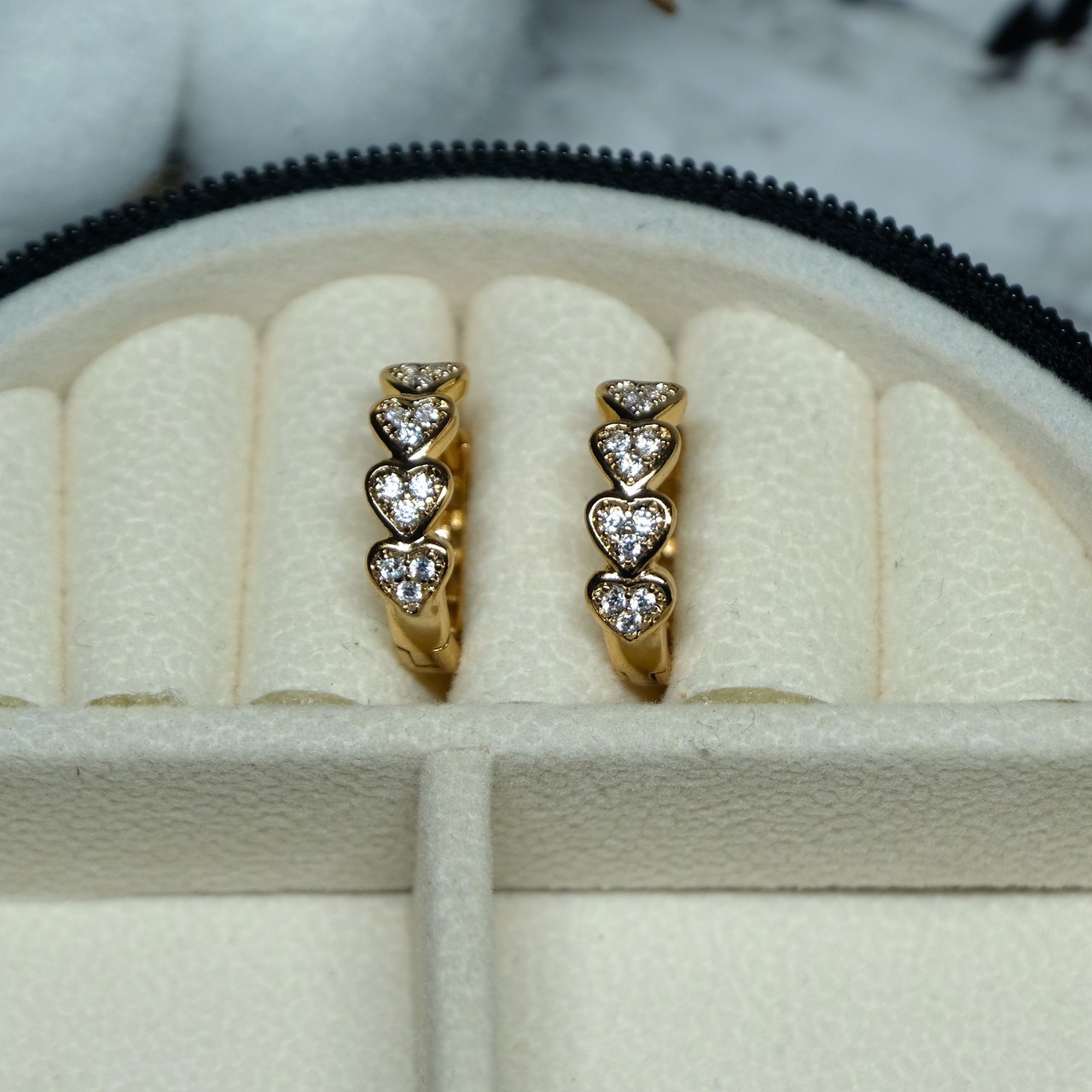 Сережки Xuping Jewelry Сердечки з білим цирконом з медичного сплаву 16х5 мм XC-2321
